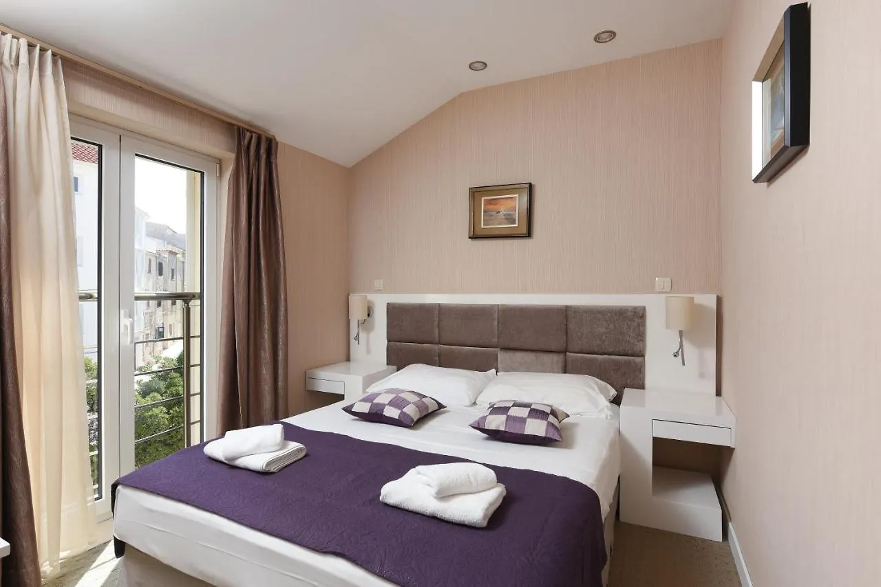 Family Hotel Zane Pag Town